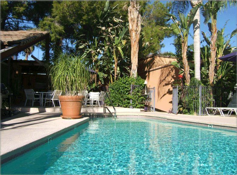 Triangle Inn Clothing Optional Resort For Men Palm Springs Exterior photo