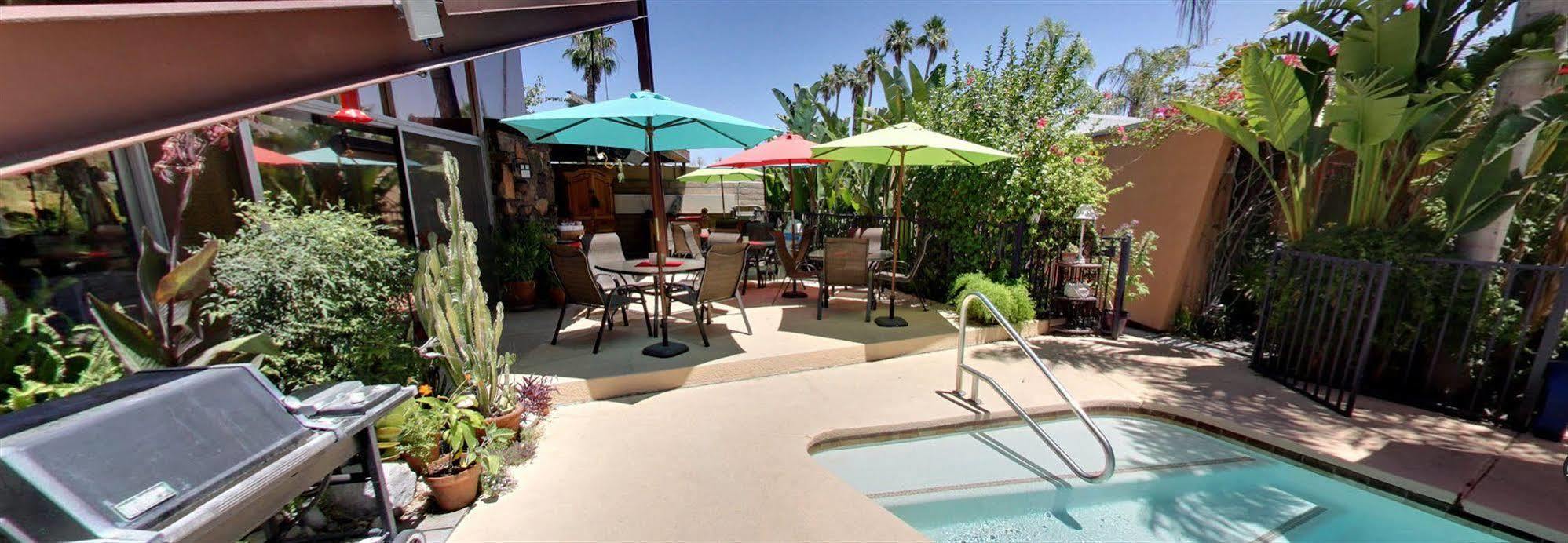 Triangle Inn Clothing Optional Resort For Men Palm Springs Exterior photo